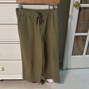 Athleta Farrallon Heathered Wide Leg Pant in Olive Green